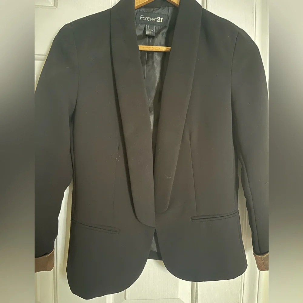 Blazer - Picture 4 of 6